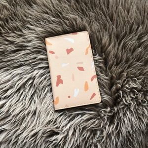 Glass Ladder & Co. travel wallet, used only a week